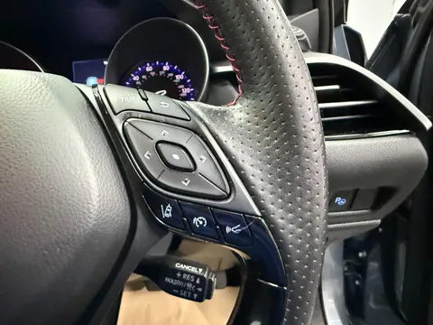 TOYOTA C-HR 1.8 Hybrid GR Sport 5dr CVT