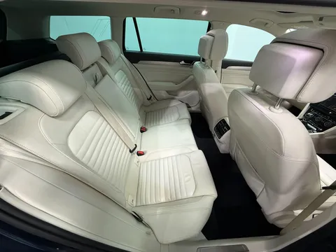 VOLKSWAGEN PASSAT 2.0 TDI GT 5dr [Panoramic Roof]