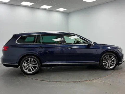 VOLKSWAGEN PASSAT 2.0 TDI GT 5dr [Panoramic Roof]
