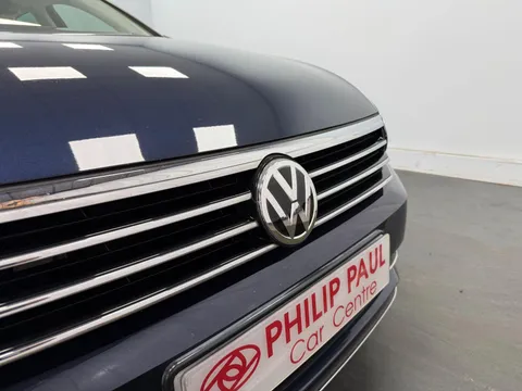 VOLKSWAGEN PASSAT 2.0 TDI GT 5dr [Panoramic Roof]