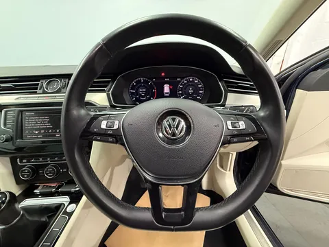 VOLKSWAGEN PASSAT 2.0 TDI GT 5dr [Panoramic Roof]