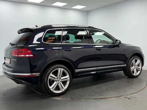 VOLKSWAGEN TOUAREG 3.0 V6 TDI BMT 262 R-Line Plus 5dr Tip Auto