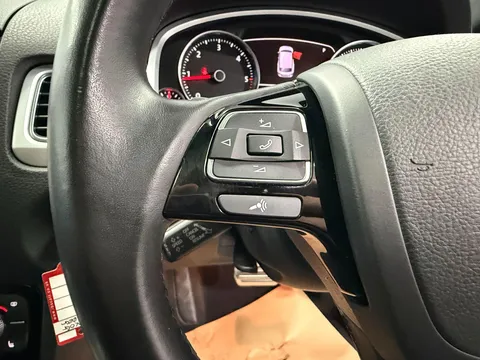 VOLKSWAGEN TOUAREG 3.0 V6 TDI BMT 262 R-Line Plus 5dr Tip Auto