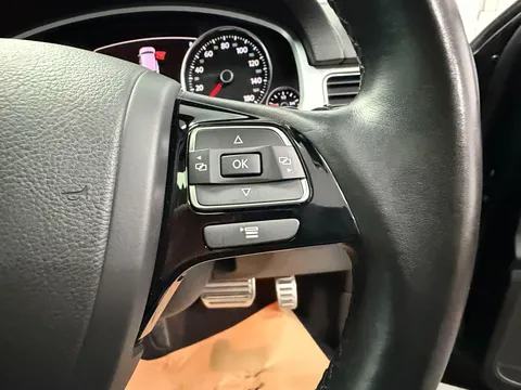 VOLKSWAGEN TOUAREG 3.0 V6 TDI BMT 262 R-Line Plus 5dr Tip Auto
