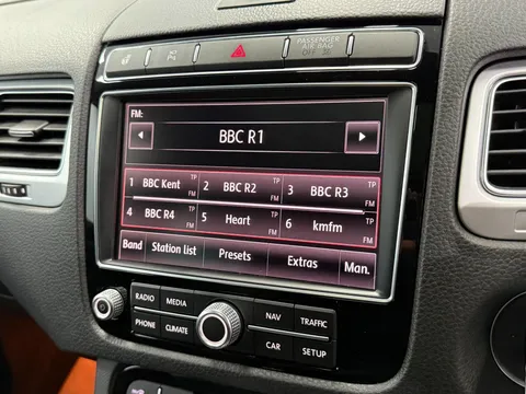 VOLKSWAGEN TOUAREG 3.0 V6 TDI BMT 262 R-Line Plus 5dr Tip Auto