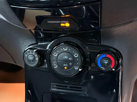 FORD FIESTA 1.25 82 Zetec 3dr