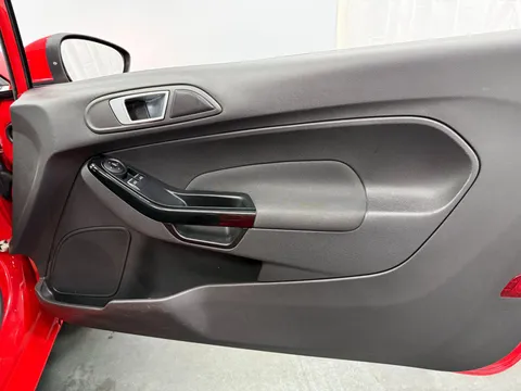 FORD FIESTA 1.25 82 Zetec 3dr