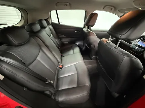 NISSAN LEAF 80kW Tekna 30kWh 5dr Auto