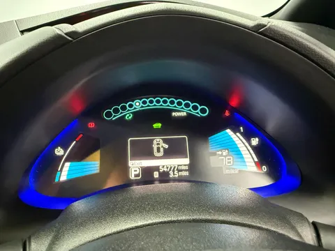 NISSAN LEAF 80kW Tekna 30kWh 5dr Auto