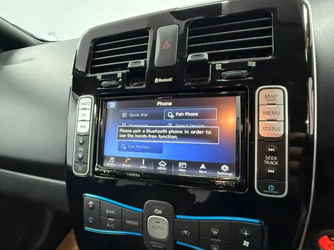 NISSAN LEAF 80kW Tekna 30kWh 5dr Auto