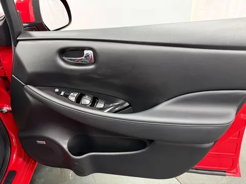 NISSAN LEAF 80kW Tekna 30kWh 5dr Auto