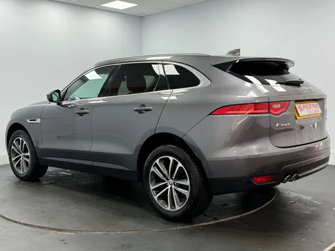 JAGUAR F-PACE 2.0d Portfolio 5dr Auto AWD