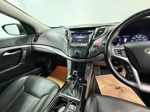 HYUNDAI I40 1.7 CRDi Blue Drive Premium 5dr DCT