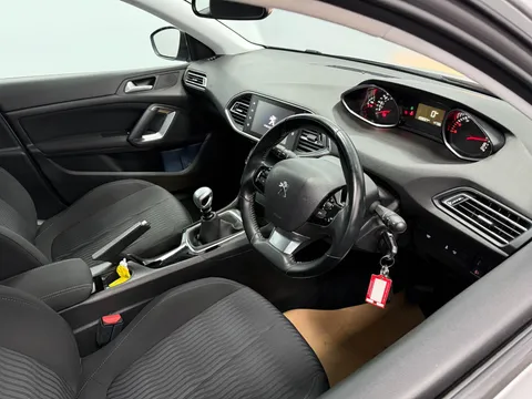 PEUGEOT 308 1.6 BlueHDi 120 Active 5dr