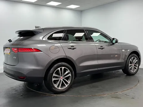 JAGUAR F-PACE 2.0d Portfolio 5dr Auto AWD