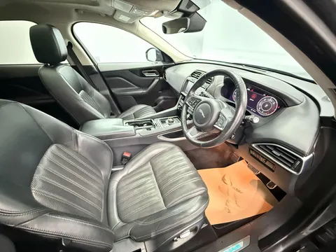JAGUAR F-PACE 2.0d Portfolio 5dr Auto AWD