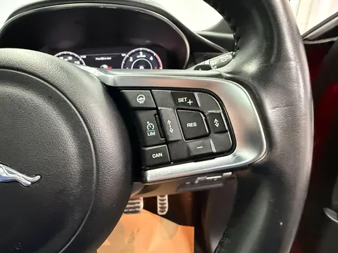 JAGUAR E-PACE 2.0d [240] R-Dynamic HSE 5dr Auto