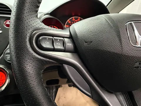 HONDA JAZZ 1.4 i-VTEC ES Plus 5dr