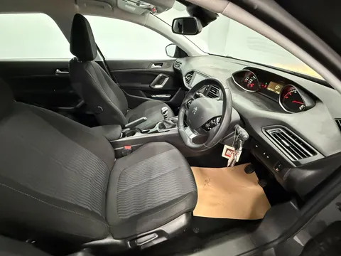 PEUGEOT 308 1.6 BlueHDi 120 Active 5dr