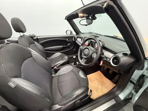 MINI CONVERTIBLE 1.6 Cooper D 2dr