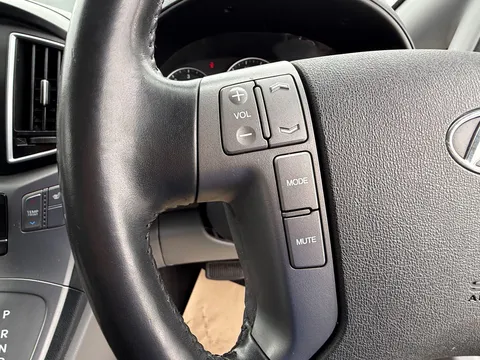 HYUNDAI I800 2.5 CRDi SE 5dr Auto