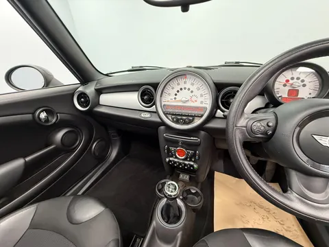 MINI CONVERTIBLE 1.6 Cooper D 2dr