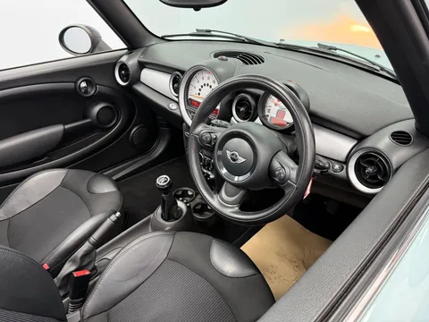 MINI CONVERTIBLE 1.6 Cooper D 2dr