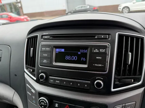 HYUNDAI I800 2.5 CRDi SE 5dr Auto