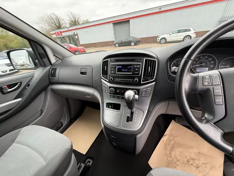 HYUNDAI I800 2.5 CRDi SE 5dr Auto