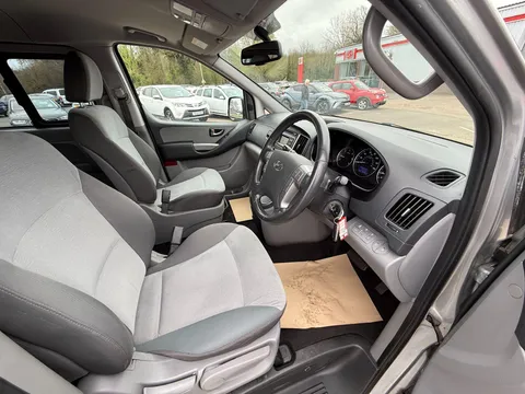 HYUNDAI I800 2.5 CRDi SE 5dr Auto