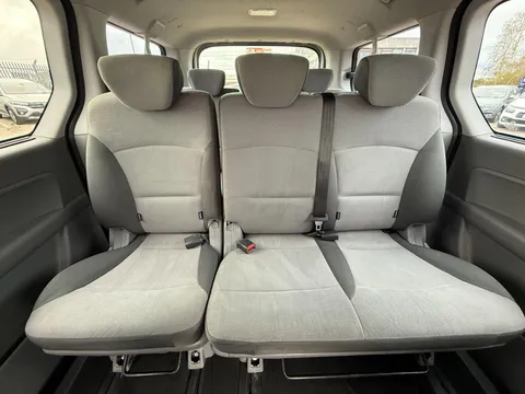 HYUNDAI I800 2.5 CRDi SE 5dr Auto