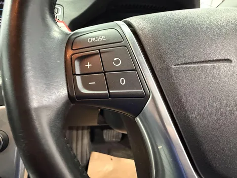 VOLVO XC70 D4 [181] SE Lux 5dr AWD Geartronic