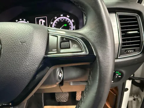 SKODA KODIAQ 2.0 TDI SE 5dr DSG