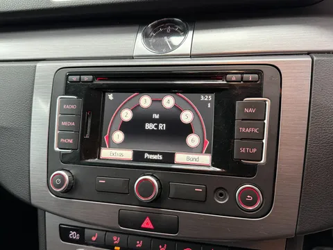 VOLKSWAGEN PASSAT 2.0 TDI Bluemotion Tech Executive Style 4dr