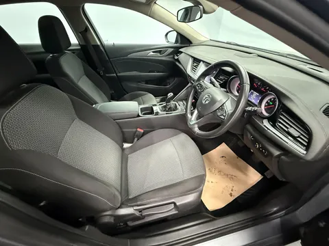 VAUXHALL INSIGNIA GRAND SPORT 1.5T [165] Design Nav 5dr