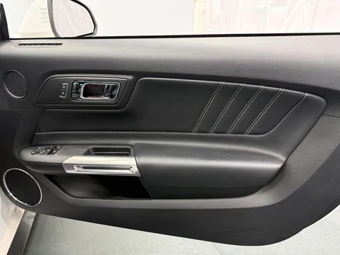 FORD MUSTANG 5.0 V8 GT 2dr Auto