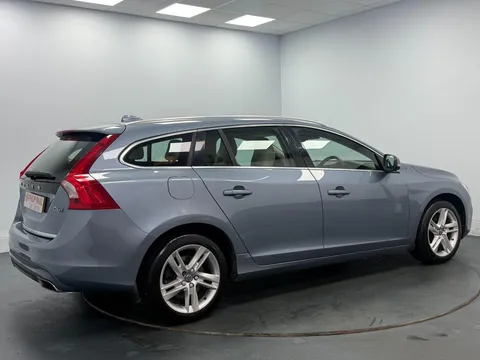 VOLVO V60 D6 [220] Twin Eng SE Lux Nav 5dr AWD Geartronic