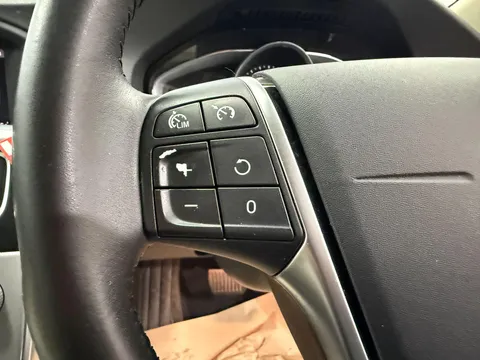 VOLVO V60 D6 [220] Twin Eng SE Lux Nav 5dr AWD Geartronic