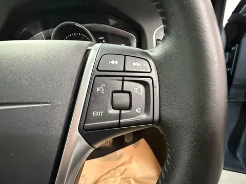 VOLVO V60 D6 [220] Twin Eng SE Lux Nav 5dr AWD Geartronic