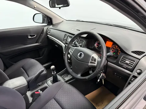 SSANGYONG KORANDO 2.0 149 SE 5dr