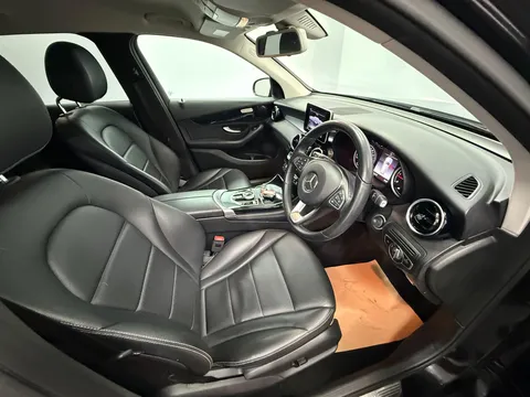 MERCEDES-BENZ GLC GLC 220d 4Matic Urban Edition 5dr 9G-Tronic