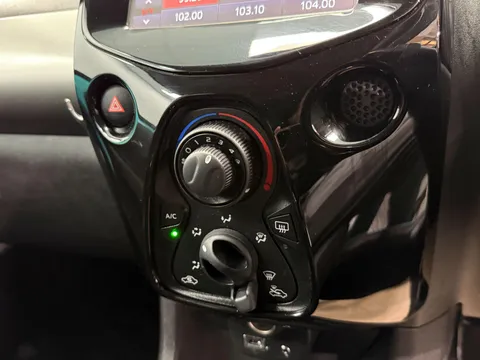 CITROEN C1 1.2 PureTech Flair 5dr