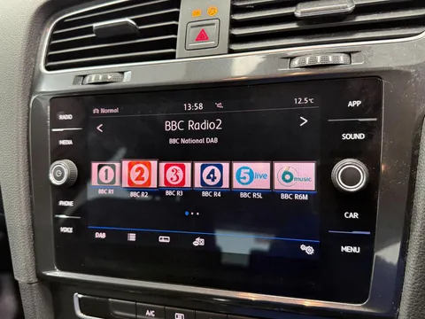 VOLKSWAGEN GOLF 1.4 TSI SE 5dr DSG