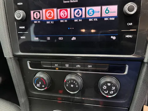 VOLKSWAGEN GOLF 1.4 TSI SE 5dr DSG