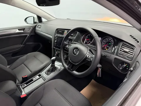 VOLKSWAGEN GOLF 1.4 TSI SE 5dr DSG