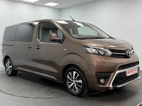 TOYOTA PROACE VERSO 2.0D Family Medium 5dr