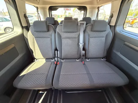 TOYOTA PROACE VERSO 2.0D Family Medium 5dr