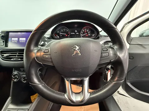 PEUGEOT 208 1.6 BlueHDi 100 Allure 5dr [non Start Stop]