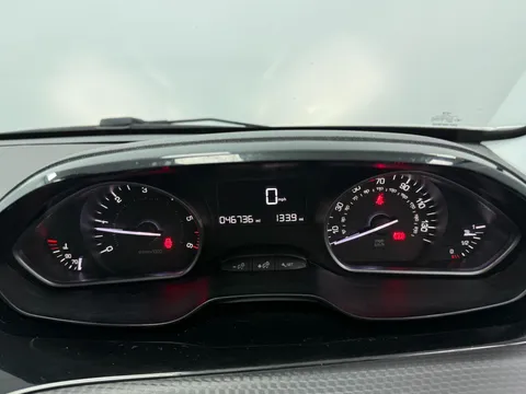 PEUGEOT 208 1.6 BlueHDi 100 Allure 5dr [non Start Stop]