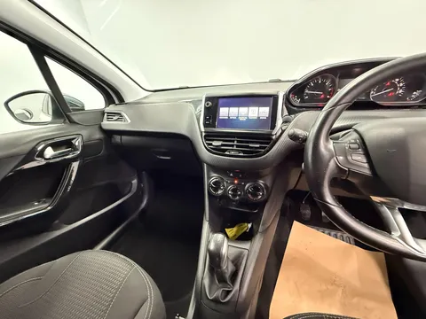 PEUGEOT 208 1.6 BlueHDi 100 Allure 5dr [non Start Stop]